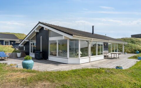 Alyssa - 300M from the Sea: Sommerhus, Tag, Hjem, Hældning, Hytte, Sidespor