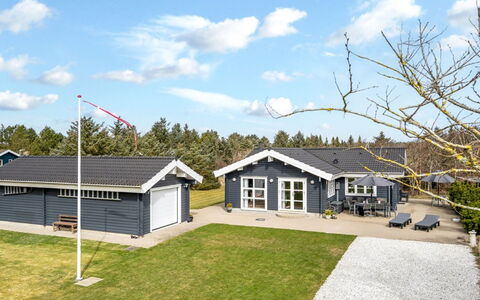 Mathy - 900M from the Sea: Sommerhus, Estate, Skygge, Sidespor, Garden Bygninger