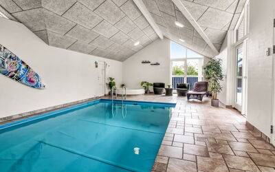Steen - 800M from the Sea