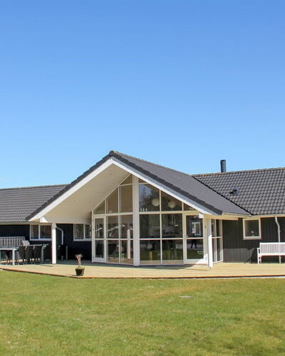 Steen - 800M from the Sea