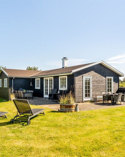 Mata - 700M from the Sea