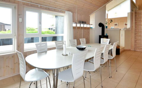 Huno - 400M from the Sea: Svømmepøl, Udendørs Møbler, Møbel, Udvej, Flise, Eco Hotel, Skygge, Stol, Fritid, Estate