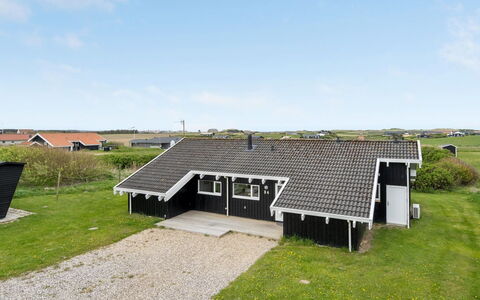Hilkka - 500M from the Sea: Tag, Hus, Land Lot, Hjem, Sommerhus, Estate, Garden Bygninger, Skygge, Bjælkehytte, Landscaping