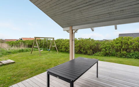 Hilkka - 500M from the Sea: Tag, Hus, Land Lot, Hjem, Sommerhus, Estate, Garden Bygninger, Skygge, Bjælkehytte, Landscaping