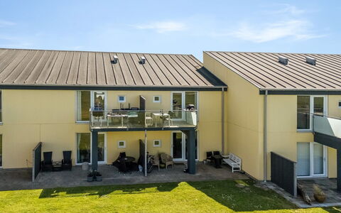 Brod - 150M from the Sea: Svømmepøl, Udendørs Møbler, Møbel, Udvej, Flise, Eco Hotel, Skygge, Stol, Fritid, Estate