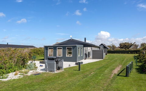 Haklang - 200M from the Sea: Træ, Hus, Sommerhus, Hjem, Tag, Landdistrikt, Sidespor, Bjælkehytte, Garden Bygninger, Hårdttræ