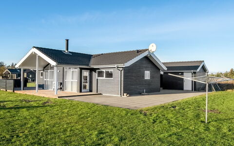 Oskarvine - 900M from the Sea: Tag, Hus, Hjem, Sommerhus, Sidespor, Estate, Indkørsel, Garden Bygninger, Gård, Skur