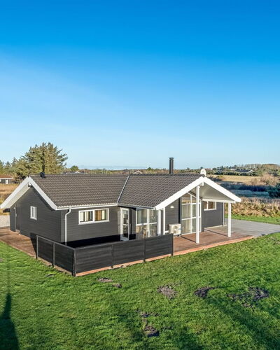 Oskarvine - 900M from the Sea