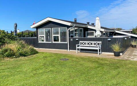 Laurits - 300M from the Sea: Svømmepøl, Udendørs Møbler, Møbel, Udvej, Flise, Eco Hotel, Skygge, Stol, Fritid, Estate