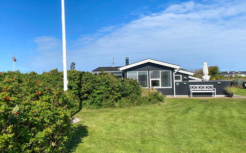 Laurits - 300M from the Sea: Svømmepøl, Udendørs Møbler, Møbel, Udvej, Flise, Eco Hotel, Skygge, Stol, Fritid, Estate