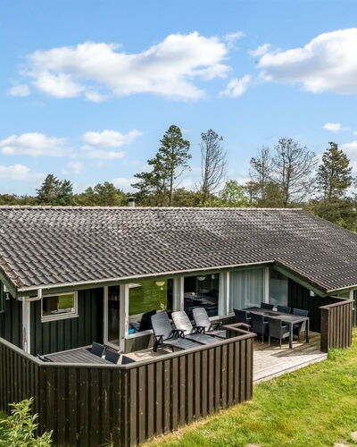 Aponi - 400M from the Sea