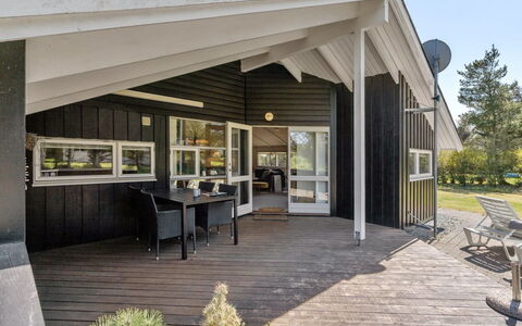 Lovisa - 500M from the Sea: 