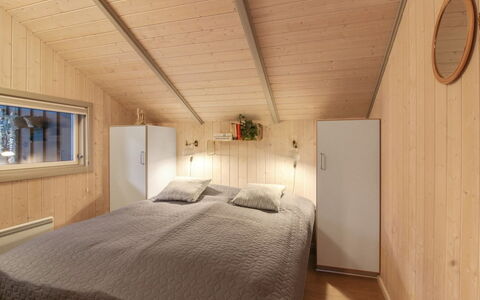 Lovisa - 500M from the Sea: Møbel, Indretning, Stol, Gulvbelægning, Bord, Udvej, Etage, Loft, Værelse, Eco Hotel