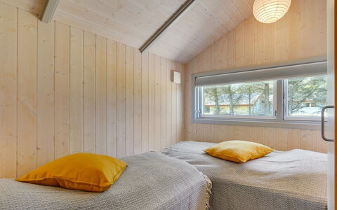 Lovisa - 500M from the Sea: Møbel, Indretning, Stol, Gulvbelægning, Bord, Udvej, Etage, Loft, Værelse, Eco Hotel