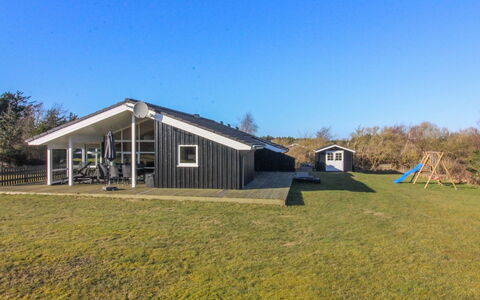 Nynke - 600M from the Sea: Tag, Hus, Land Lot, Hjem, Sommerhus, Estate, Garden Bygninger, Skygge, Bjælkehytte, Landscaping