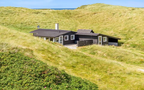 Fromer - 50M from the Sea: Bygning, Hus, Vindue, Hjem, Tag, Boligområde, Busk, Sommerhus, Land Lot