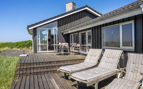 Lauri - 350M from the Sea: Tag, Hus, Boligområde, Hjem, Estate, Sommerhus, Design