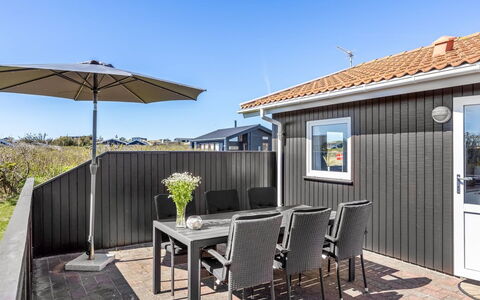 Loryleimis - 300M from the Sea: Hus, Hjem, Dør, Tag, Sommerhus, Estate, Have, Skygge, Sidespor, Gård