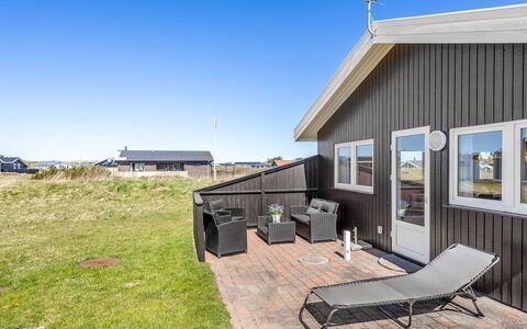 Loryleimis - 300M from the Sea: Hus, Hjem, Dør, Tag, Sommerhus, Estate, Have, Skygge, Sidespor, Gård