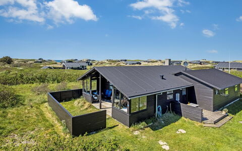 Amarah - 325M from the Sea: Sommerhus, Sidespor, Skygge, Stuehus, Veranda