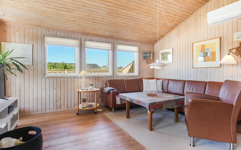 Estefania - 450M from the Sea: Møbel, Indretning, Stol, Gulvbelægning, Bord, Udvej, Etage, Loft, Værelse, Eco Hotel