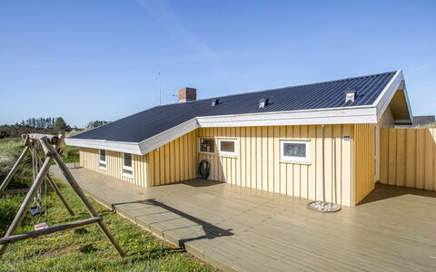 Estefania - 450M from the Sea: Møbel, Indretning, Stol, Gulvbelægning, Bord, Udvej, Etage, Loft, Værelse, Eco Hotel