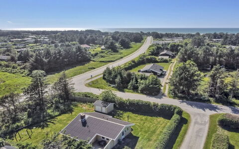 Eden - 800M from the Sea: 
