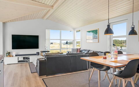 Ingela - 350M from the Sea: Trægulve, Loft, Hårdttræ, Bejdse, Planke, Couch, Stue, Laminat Gulv, Sofa Seng