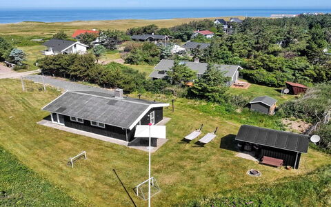Alberga - 700M from the Sea: Træ, Hus, Sommerhus, Hjem, Tag, Landdistrikt, Sidespor, Bjælkehytte, Garden Bygninger, Hårdttræ