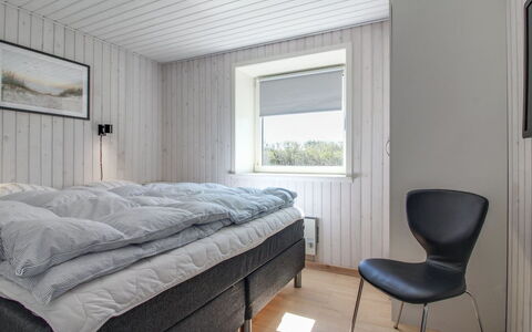 Minza - 250M from the Sea: Soveværelse, Sengetøj, Loft, Seng, Sengetøj, Etage, Bed Frame, Sengetøj, Madras