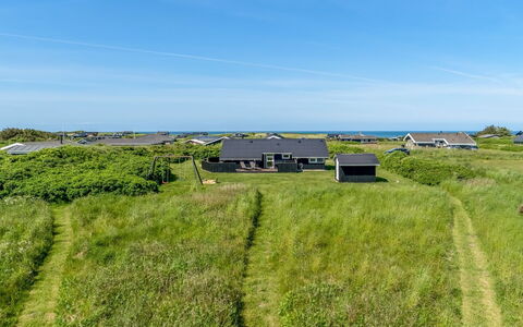 Sina - 300M from the Sea: Hus, Hjem, Dør, Tag, Sommerhus, Estate, Have, Skygge, Sidespor, Gård