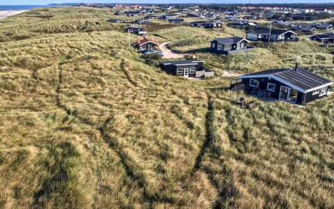 Anissa - 100M from the Sea: 