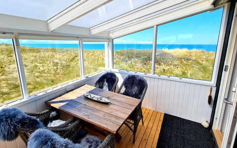 Freydis - 92M from the Sea: Møbel, Indretning, Stol, Gulvbelægning, Bord, Udvej, Etage, Loft, Værelse, Eco Hotel