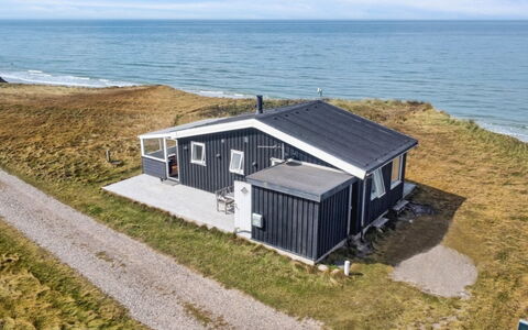 Freydis - 92M from the Sea: Møbel, Indretning, Stol, Gulvbelægning, Bord, Udvej, Etage, Loft, Værelse, Eco Hotel