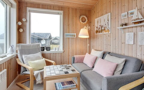 Freydis - 92M from the Sea: Sommerhus, Backyard, Gård, Garden Bygninger, Skur, Sidespor, Udendørs Møbler, Bjælkehytte, Udendørs Struktur, Hytte