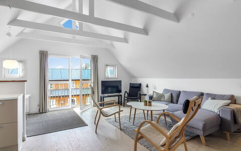 Poulsen - 200M from the Sea: Blå, Sommerhus, Hus, Hjem, Stuehus, Estate, Sidespor