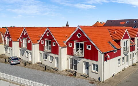 Poulsen - 200M from the Sea: Blå, Sommerhus, Hus, Hjem, Stuehus, Estate, Sidespor