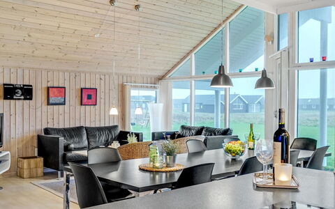 Mattis - 650M from the Sea: Loft, Indretning, Hjem, Møbel, Lysarmatur, Køkken & Spisebord, Stol, Sommerhus, Stue, Skygge
