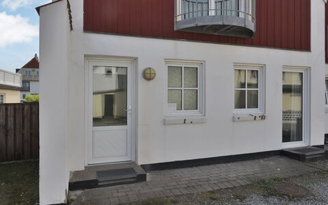 Haghni - 200M from the Sea: Møbel, Indretning, Stol, Gulvbelægning, Bord, Udvej, Etage, Loft, Værelse, Eco Hotel