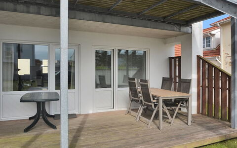 Haghni - 200M from the Sea: Møbel, Indretning, Stol, Gulvbelægning, Bord, Udvej, Etage, Loft, Værelse, Eco Hotel