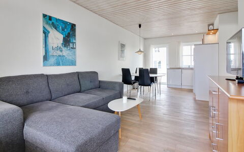 Haghni - 200M from the Sea: Sommerhus, Backyard, Gård, Garden Bygninger, Skur, Sidespor, Udendørs Møbler, Bjælkehytte, Udendørs Struktur, Hytte