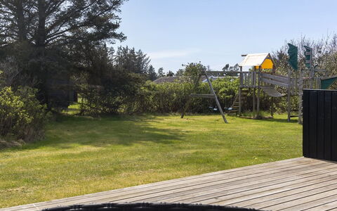 Aleksia - 1Km from the Sea: Land Lot, Have, Lawn, Skygge, Sollys, Landscaping, Backyard, Gård, Parkere