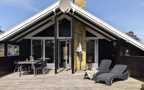 Aleksia - 1Km from the Sea: Sommerhus, Backyard, Gård, Garden Bygninger, Skur, Sidespor, Udendørs Møbler, Bjælkehytte, Udendørs Struktur, Hytte