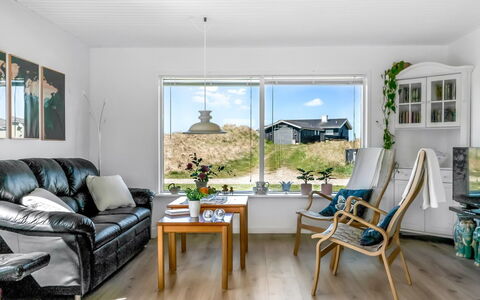 Nayeli - 275M from the Sea: Møbel, Couch, Indretning, Stue, Gulvbelægning, Hjem, Loft, Etage, Værelse