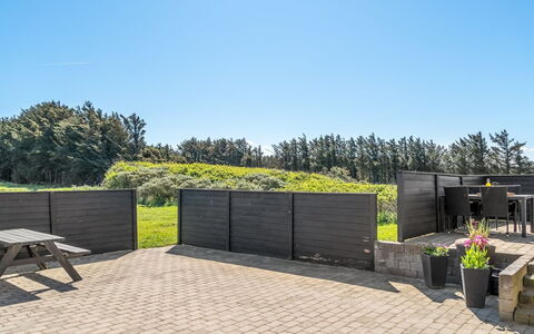Nayeli - 275M from the Sea: Skygge, Hårdttræ, Planke, Have, Landscaping, Home Fencing, Hegn, Design, Walkway