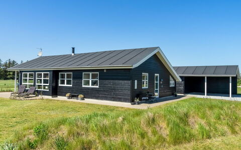 Sinica - 1.4Km from the Sea: Tag, Hjem, Hus, Sommerhus, Sidespor, Stuehus, Estate, Garden Bygninger, Gård, Skur
