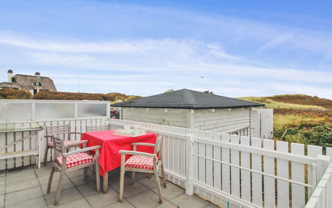Asa - 75M from the Sea: Møbel, Indretning, Stol, Gulvbelægning, Bord, Udvej, Etage, Loft, Værelse, Eco Hotel