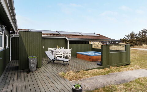 Elco - 450M from the Sea: Træ, Hus, Sommerhus, Hjem, Tag, Landdistrikt, Sidespor, Bjælkehytte, Garden Bygninger, Hårdttræ