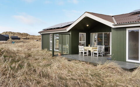 Elco - 450M from the Sea: Træ, Hus, Sommerhus, Hjem, Tag, Landdistrikt, Sidespor, Bjælkehytte, Garden Bygninger, Hårdttræ