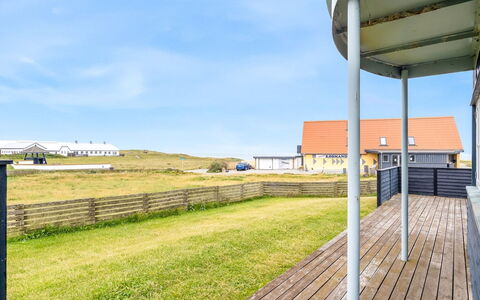 Ima - 60M from the Sea: Sommerhus, Hjem, Hus, Tag, Veranda, Estate, Sidespor, Garden Bygninger, Stuehus, Gård